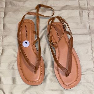 🍊✨NEVER WORN ✨Lucky Brand Sandals 🍊